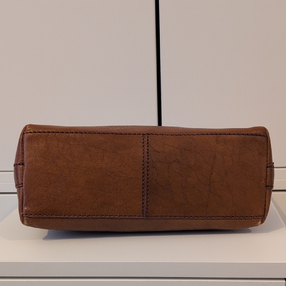 Wilsons Leather Tan Shoulder Bag - Picture 3 of 6